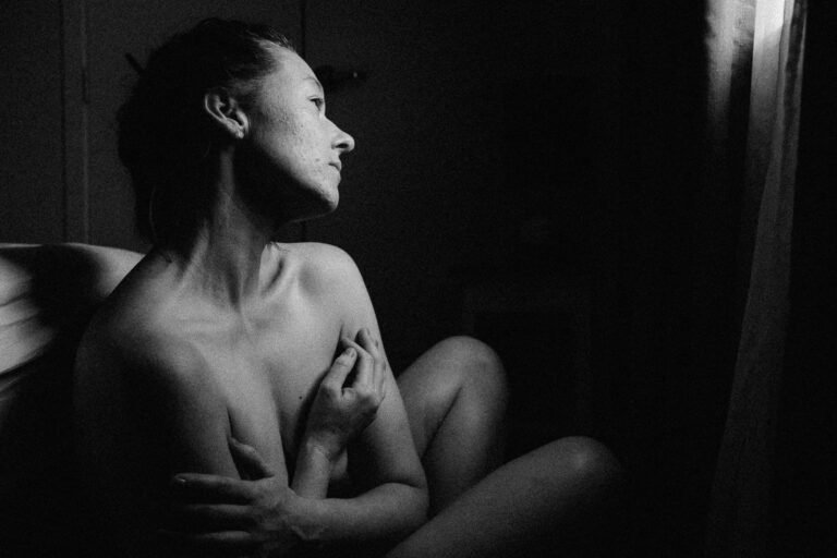 Kate – Dark & Moody