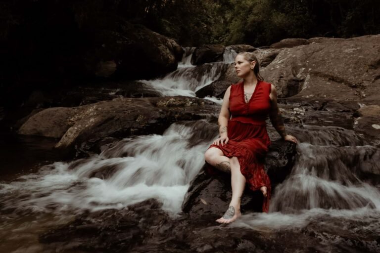 KARI AT KAIATE FALLS