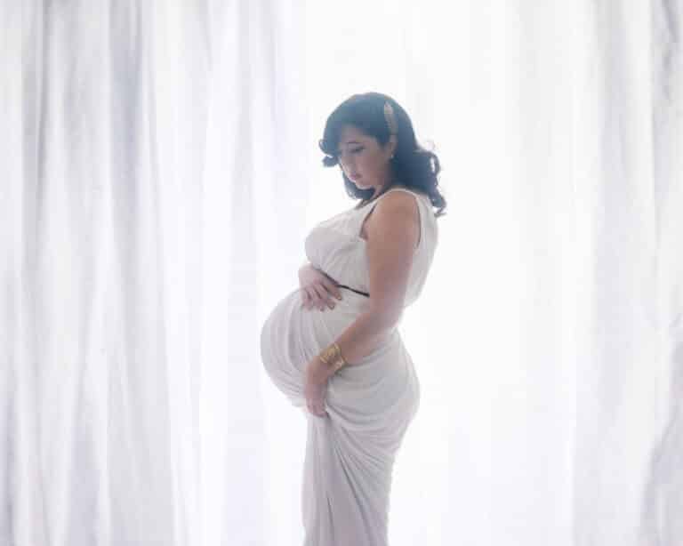 JENNA’S LATE TERM STUDIO MATERNITY SESSION (SURROGACY)