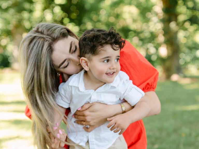 THE MUM WHO DIDN’T WANT TO BE IN THE PHOTOS